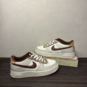 NIKE AIR FORCE 1 CACAO WOW SAIL KHAKI SNEAKERS; SIZE Youth 7 (women 8.5)